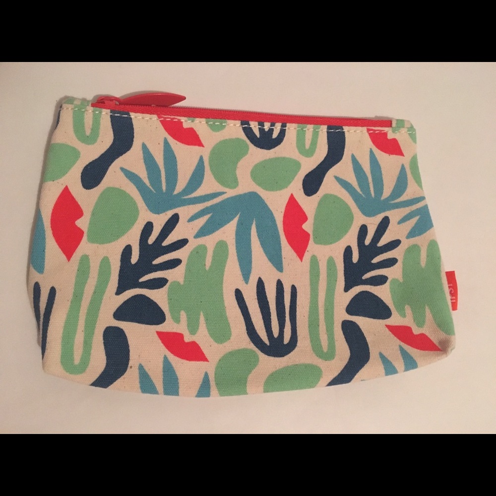 April 2021 
Ipsy glam bag
New 
Never Used